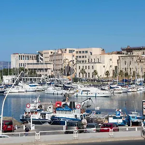  Appartamento Porto Antico La Cala Italia